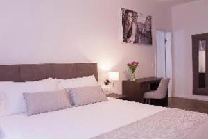 Limehome Prague Halkova