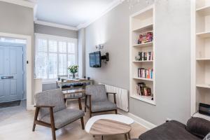 One-Bedroom Apartment room in Ice Cream Suite