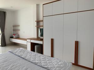 New studio 201 - District 9