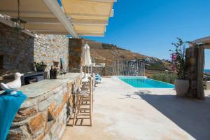 VILLA BEAUTIFIS in Kea, 4BDR/7prs, pool, seaview Kea Greece