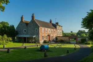 Rollestone Manor B&B and Restaurant - Tilshead