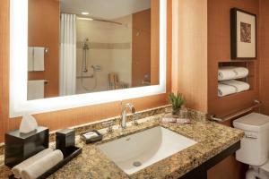 King Room - Disability Access room in Hyatt Regency Phoenix