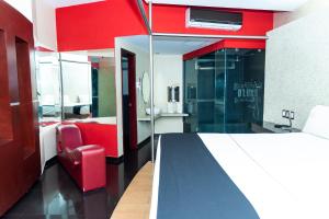 DLUXE Auto Hotel ADULTS ONLY