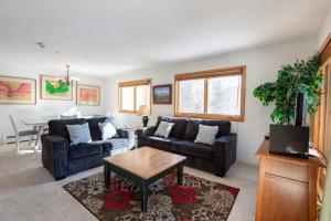 Sizeable Condo Free WiFi & Uncovered Parking