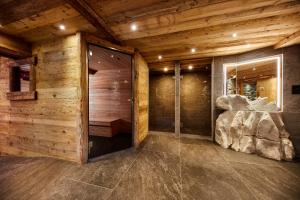 Hotels Chalet-Hotel Neige et Roc, The Originals Relais (Hotel-Chalet de Tradition) : photos des chambres