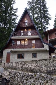 Three-Bedroom Chalet room in KUĆA NENO