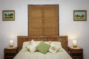 La Casa de Adobe Natural y Más