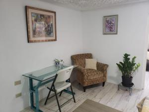 Hill Retreat - Kingston