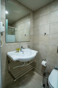 Deluxe Triple Room room in Argo Hotel Piraeus