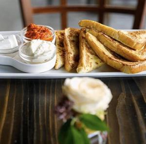 Teanna Lux Apartments