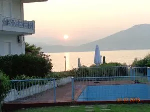 Porto Kairis - 内欧斯皮尔戈斯