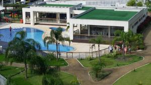 LINDO APTO, FRENTE MAR, VISTA MONTANHA. A 900m DA PRAIA DE ITACURUÇÁ