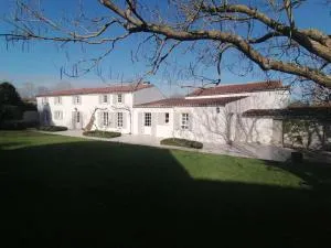 A l'ombre du figuier - Vérines