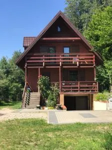 DOM NaD JEZIOREM - Prapuntai