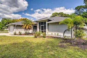 4 Mi to Beaches Home with Lanai and Yard in Venice! - البندقية