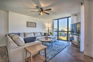 Airy Destin Condo with Pool - Walk to Private Beach!