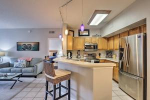 Fort Myers Condo with Pool Access 4 Mi to Beach