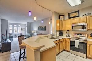 Fort Myers Condo with Pool Access 4 Mi to Beach