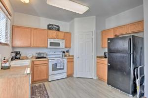 Pet-Friendly Retreat about 6 Mi to Downtown Phoenix!