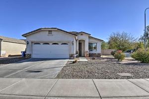 Pet-Friendly Retreat about 6 Mi to Downtown Phoenix!