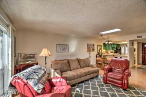 Holiday Home room in Star Pass Area Townhome about 5 Mi SW of Downtown