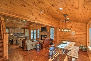 Blue Ridge Mtns Creekside Cabin with Hot Tub and Pier!