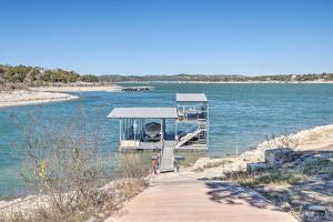 Holiday Home room in Lake Travis Home Situated on Arkansas Bend Park!