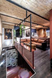 UNESCO Hidden Arches – Restored 3 Bedroom Apartment in the Historic Pilies St.