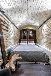 UNESCO Hidden Arches – Restored 3 Bedroom Apartment in the Historic Pilies St.
