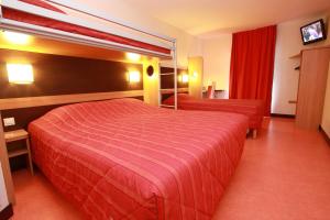 Hotels Premiere Classe Lisieux : photos des chambres