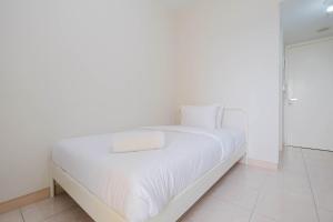 Stylish and Posh Studio Springlake Summarecon Bekasi Apartment By Travelio