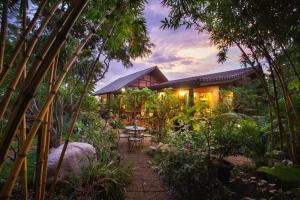 Cattanis Riverside Home