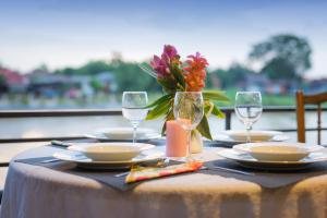 Cattanis Riverside Home