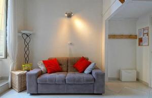 Santi Apostoli House