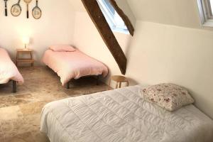 Maisons de vacances KERAUDREN RHUYS - Longere XVIIIe - 10 pers - 4 chb - plage a pied : photos des chambres