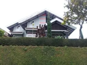 Villa green hill cipanas pacet puncak bogor - 苏加武眉