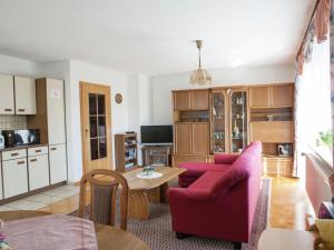A Hotel Com Spacious Apartment With Garden Near Forest In