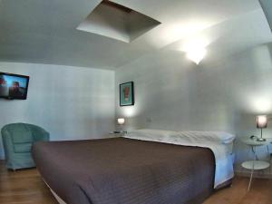 Studio ( 5 Adults)