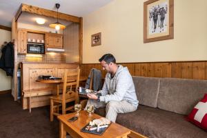 Comfort One-Bedroom Apartment (4 persons) room in Le Cheval Blanc