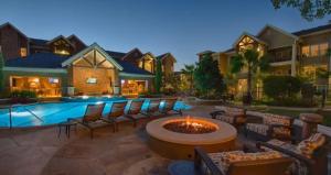 Resort Style ApartmentHome - The Woodlands