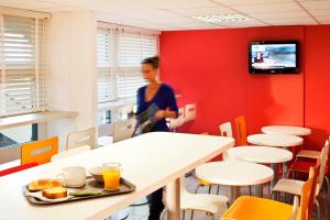 Hotels Premiere Classe Caen Est - Mondeville : photos des chambres
