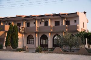 Palm Tree Apartments