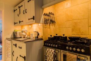 Seafront Apartment with Garden