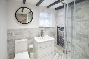Host & Stay - Burns Yard Apartment