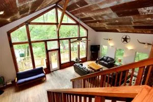 Cliffside Main House - Third Crossing