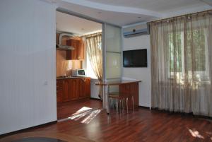 Аппартаменты на проспекте Александра Поля Кирова 127