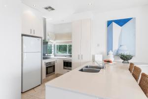 Relax in stylish comfort, Sunshine Beach