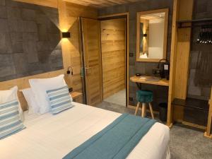 Hotels Hameau des Prodains - Hotel : photos des chambres