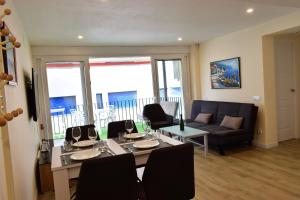 Apartment in Salou next to the beach for families,WIFI