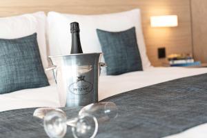 Premium Studio room in Best Western Plus Golden Lakes Hotel